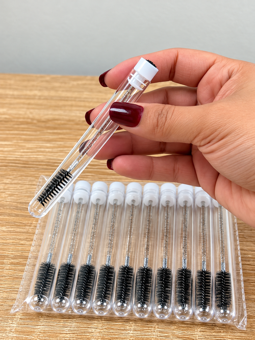 Lash Wands with Protective Case | 10 Pack